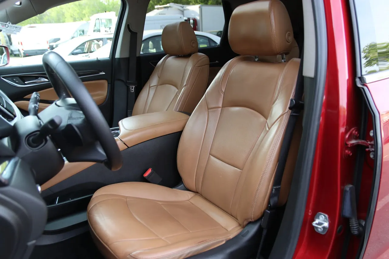 2018 Buick Enclave — photo 12 of 33