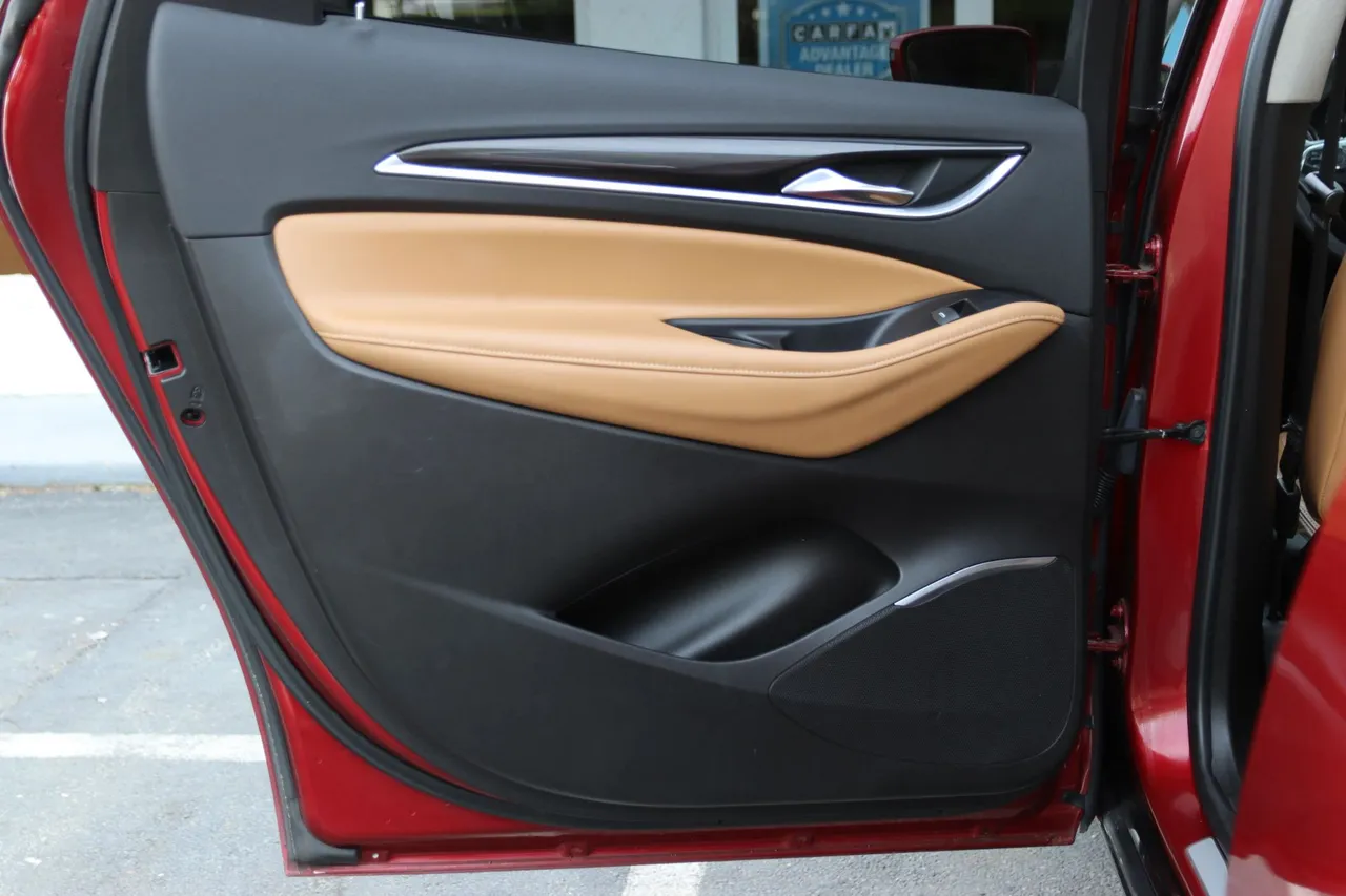 2018 Buick Enclave — photo 15 of 33