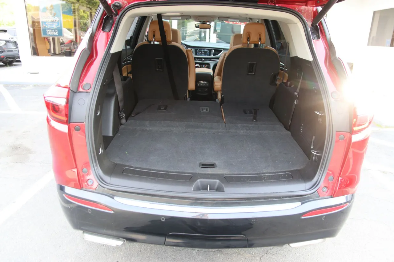 2018 Buick Enclave — photo 19 of 33