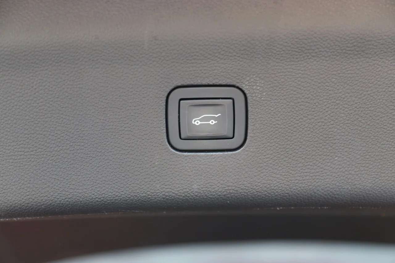 2018 Buick Enclave — photo 21 of 33