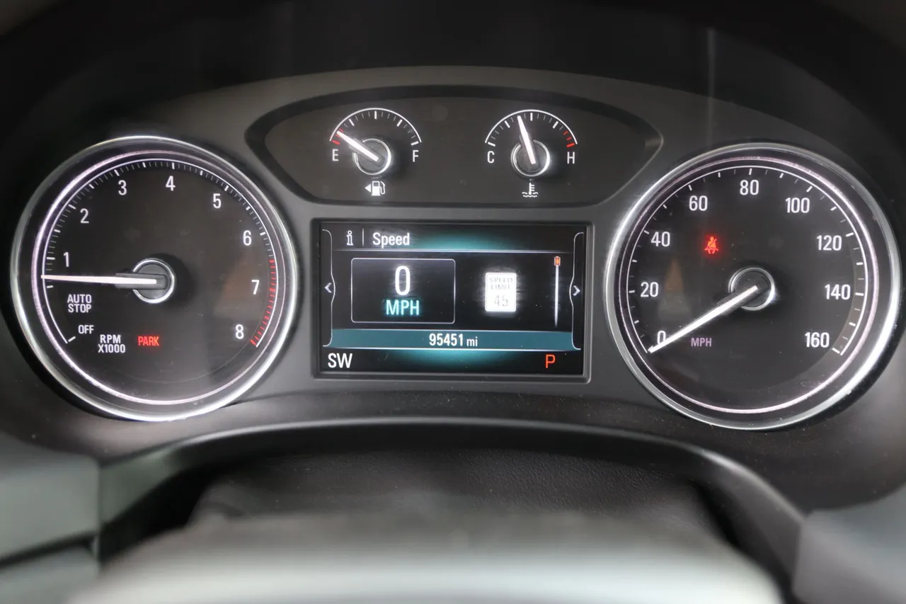 2018 Buick Enclave — photo 26 of 33