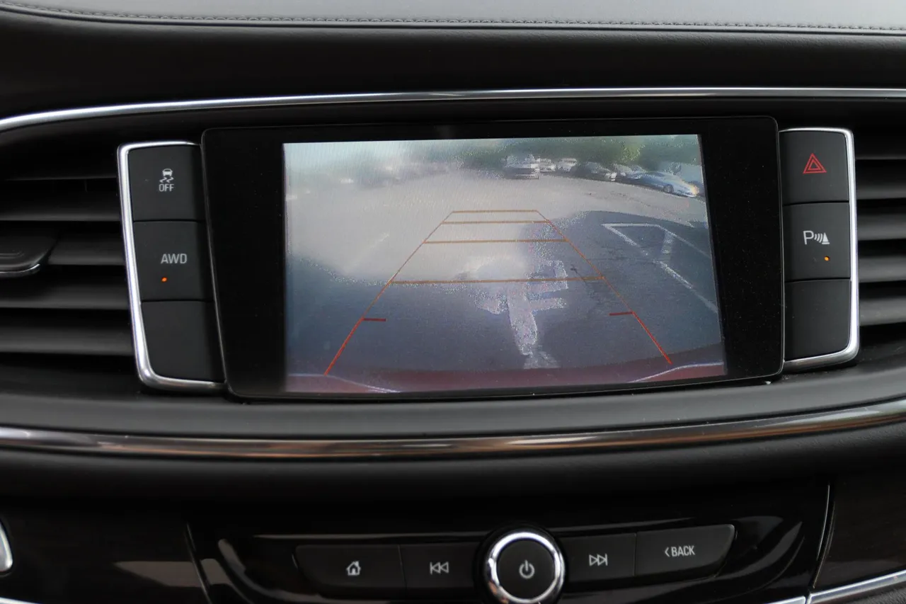 2018 Buick Enclave — photo 28 of 33