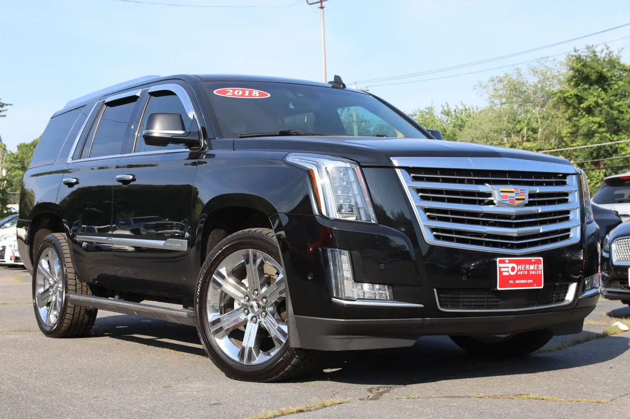 2018 Cadillac Escalade — photo 2 of 36