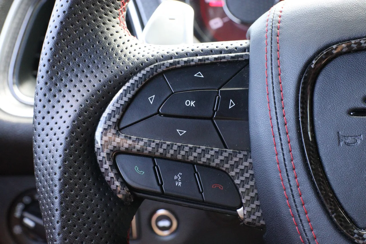 2018 Dodge Challenger — photo 15 of 24