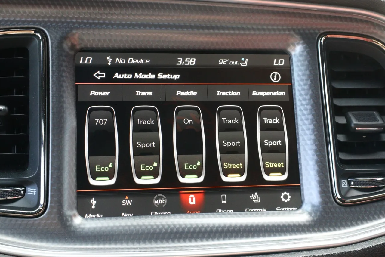 2018 Dodge Challenger — photo 20 of 24