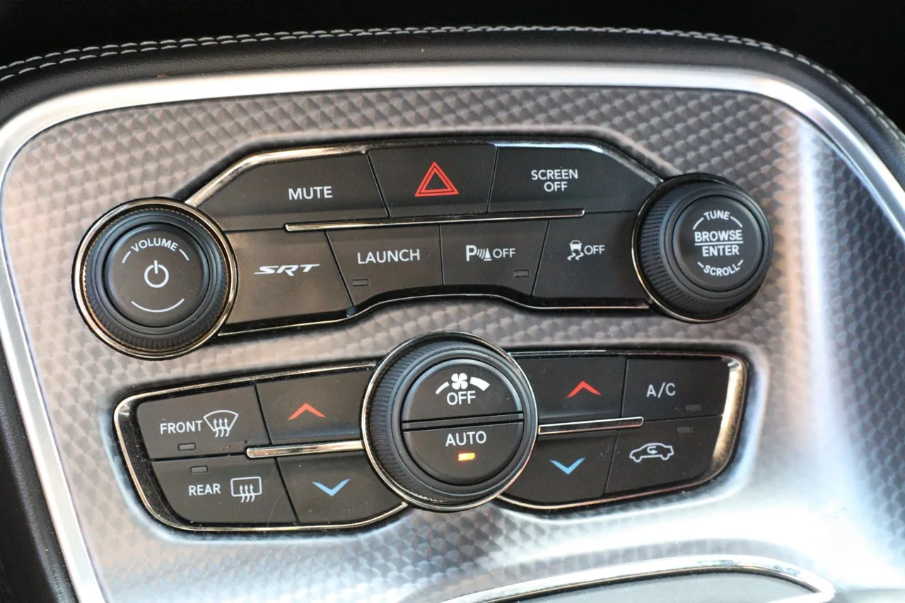 2018 Dodge Challenger — photo 22 of 24