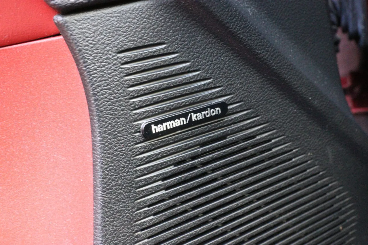 2018 Dodge Challenger — photo 23 of 24
