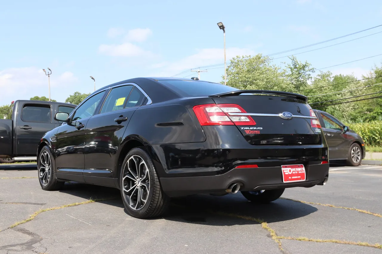 2018 Ford Taurus — photo 3 of 34