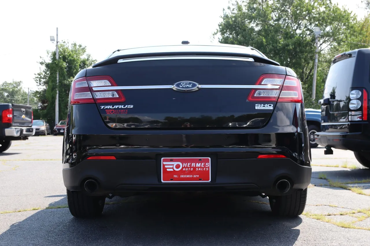 2018 Ford Taurus — photo 4 of 34