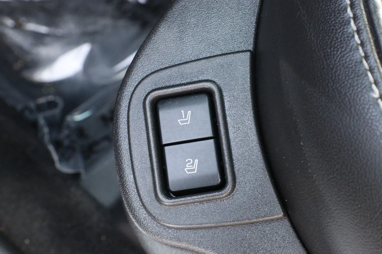 2018 Ford Taurus — photo 17 of 34