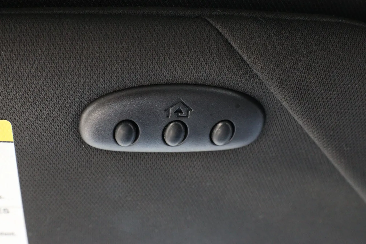 2018 Ford Taurus — photo 24 of 34
