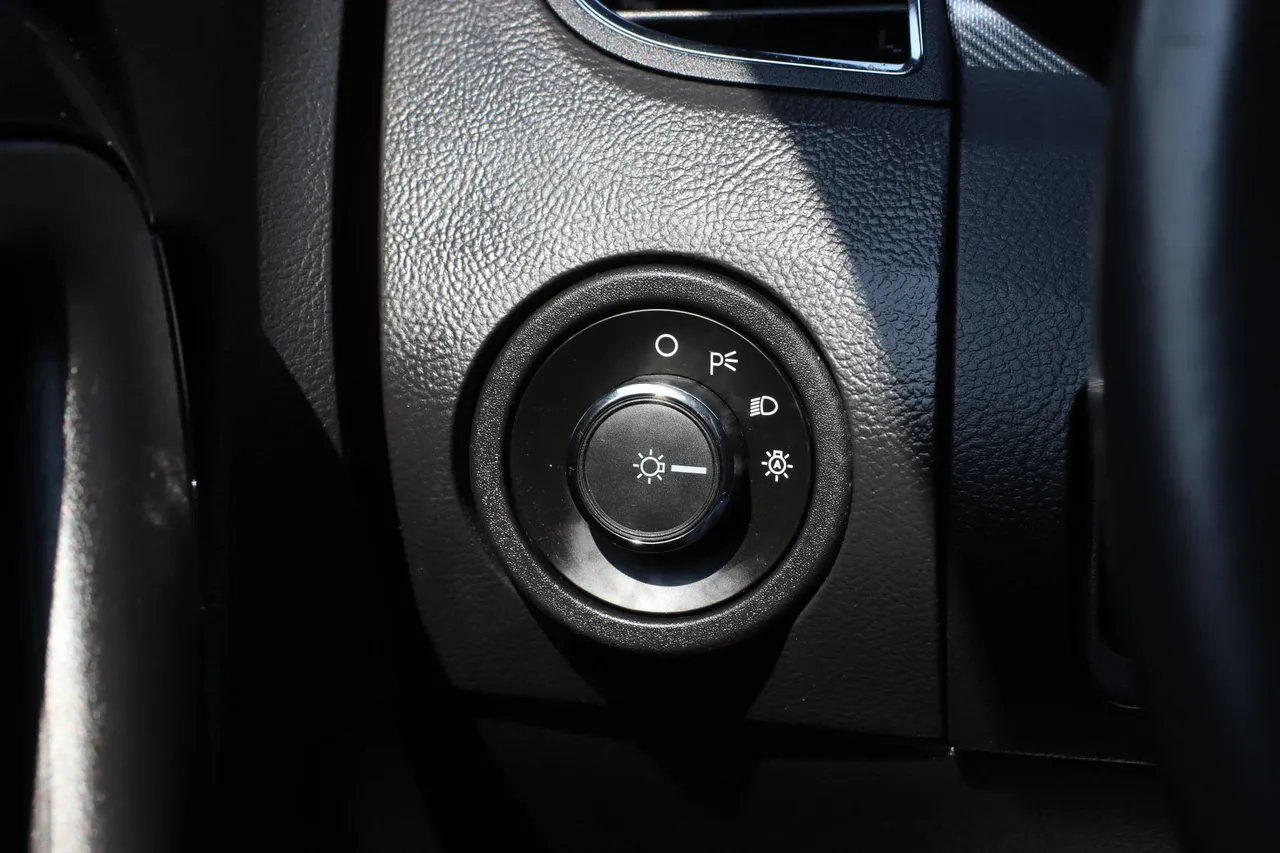 2018 Ford Taurus — photo 25 of 34