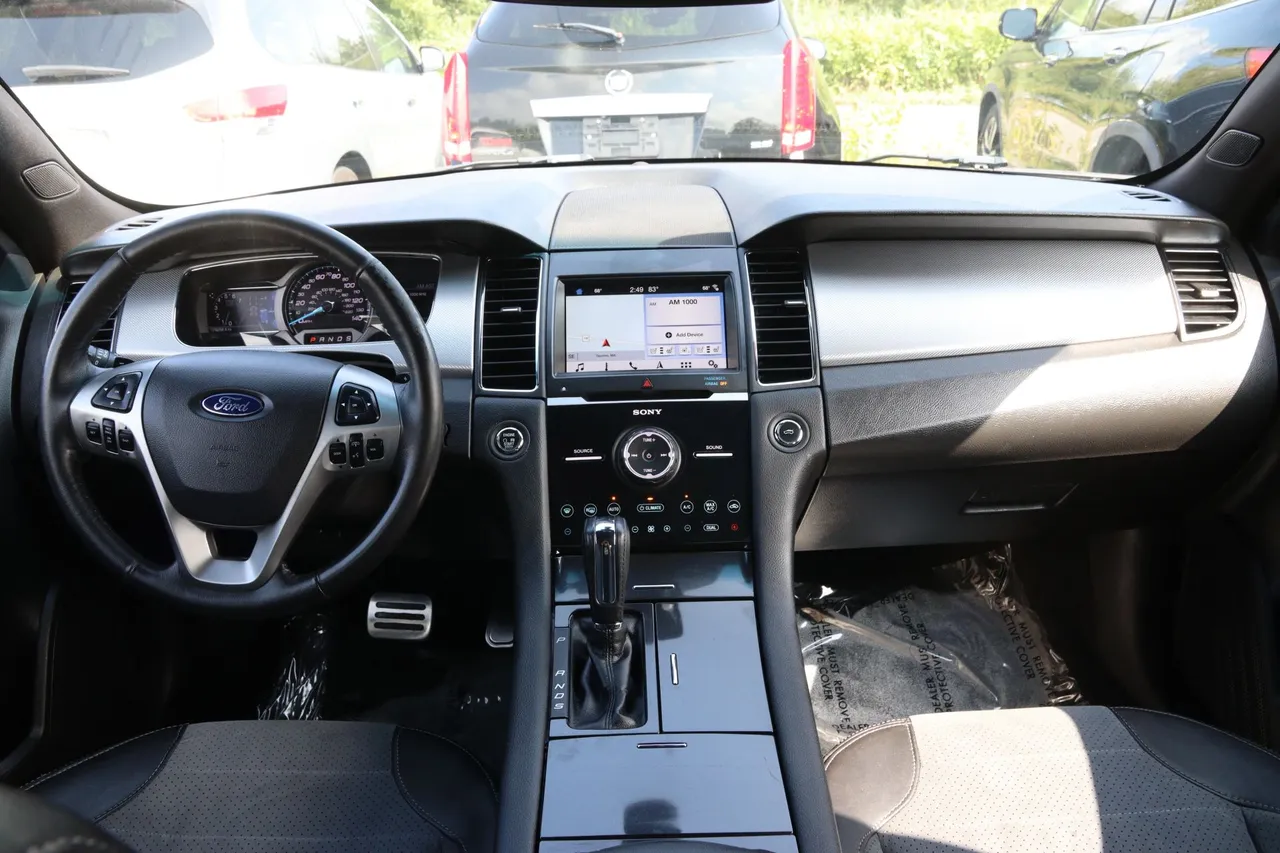 2018 Ford Taurus — photo 26 of 34