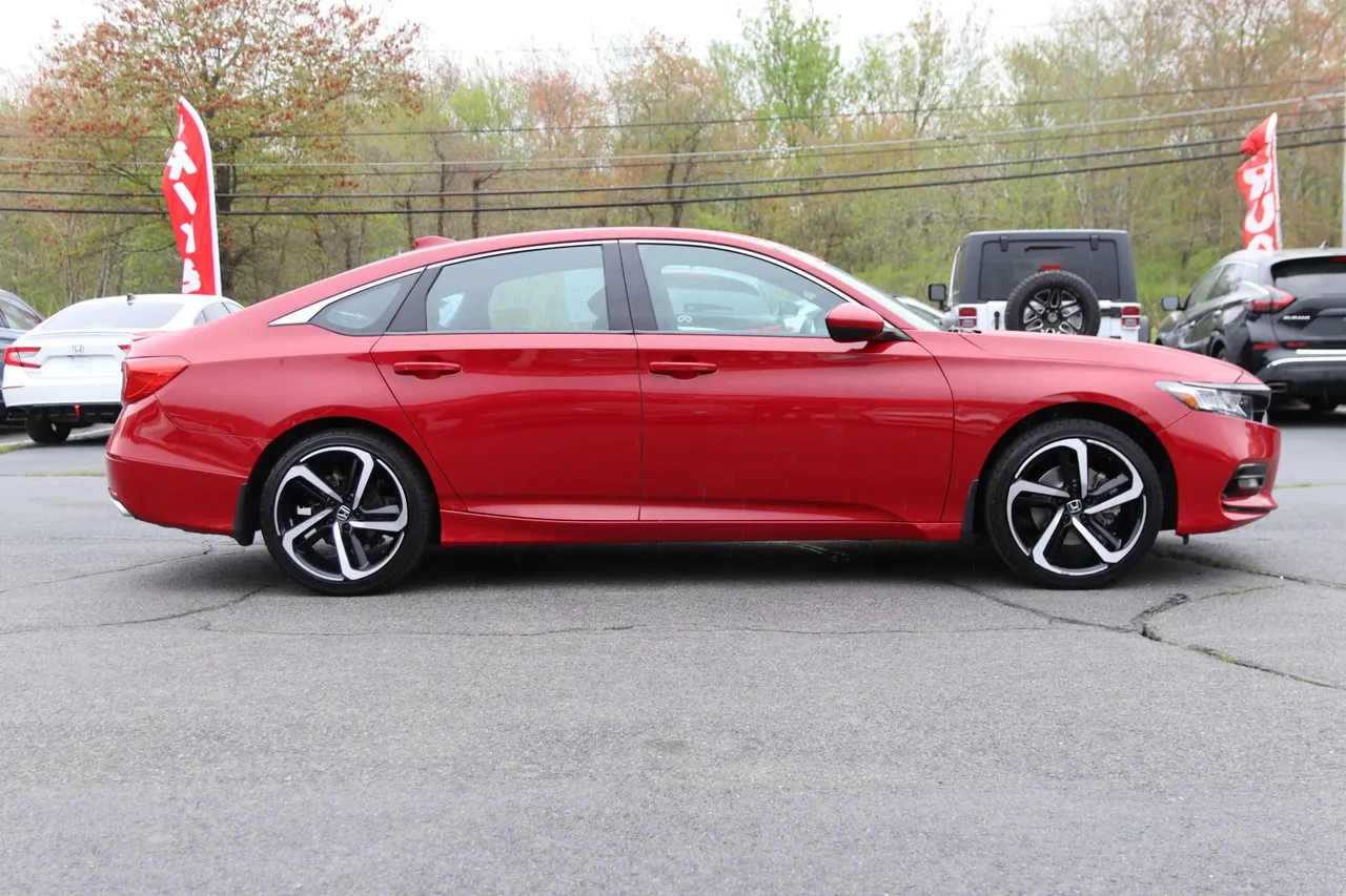 2018 Honda Accord — photo 8 of 28