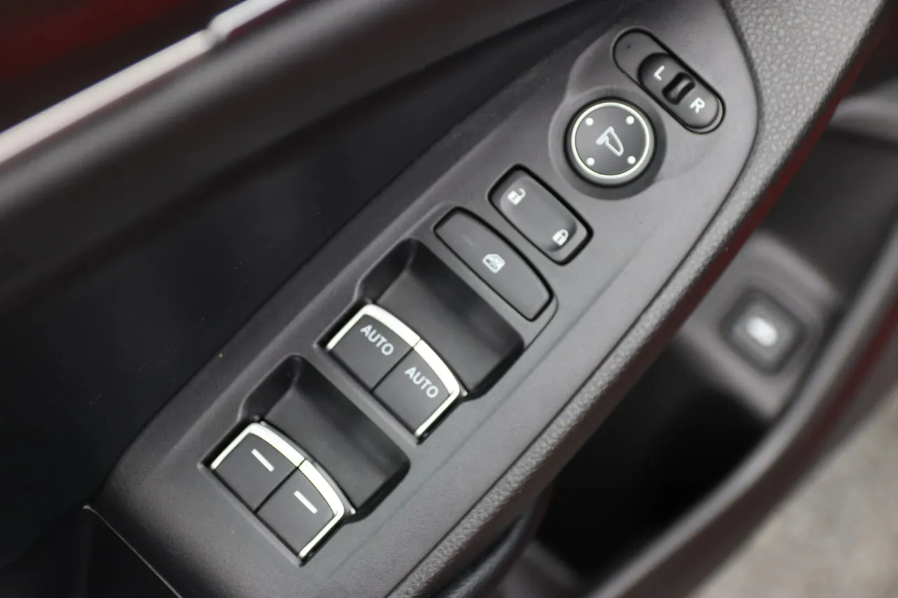 2018 Honda Accord — photo 10 of 28