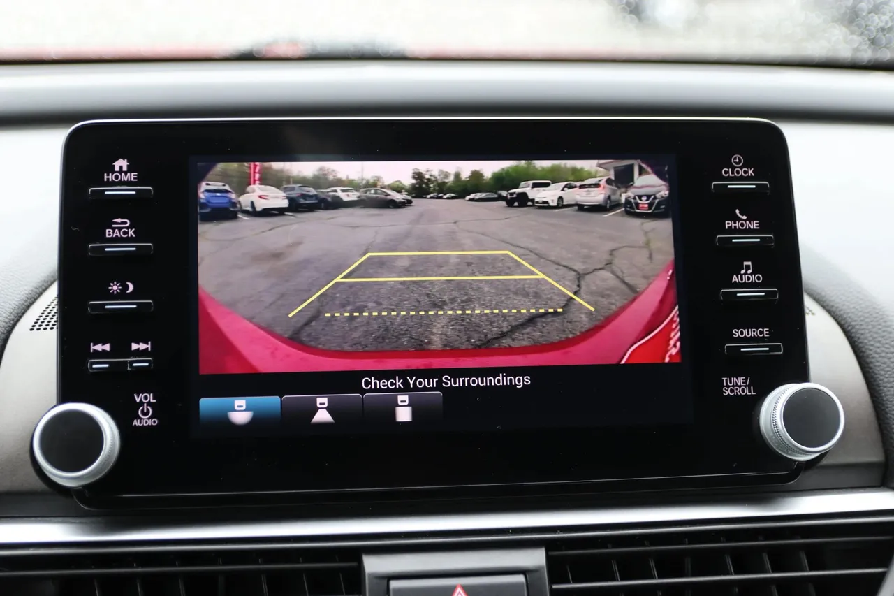 2018 Honda Accord — photo 25 of 28