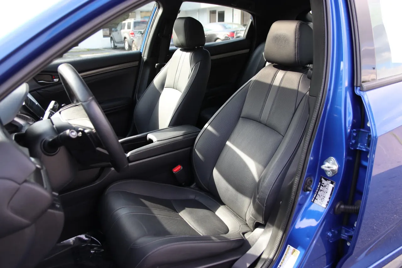 2018 Honda Civic — photo 11 of 30