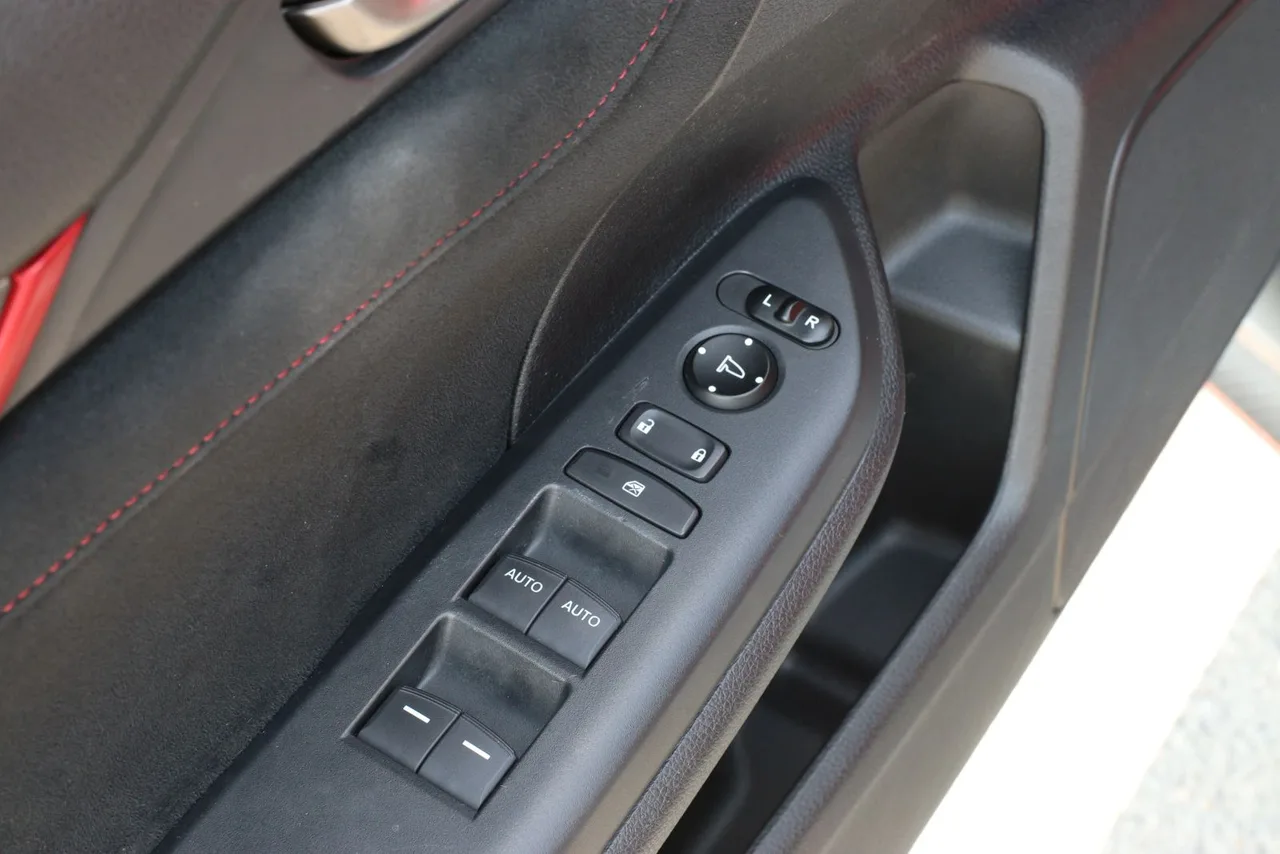 2018 Honda Civic Type R — photo 13 of 28