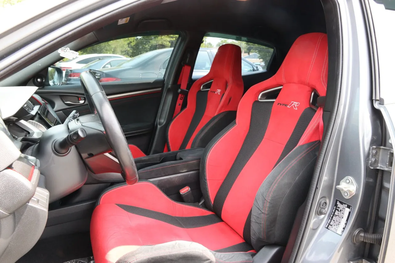 2018 Honda Civic Type R — photo 15 of 28