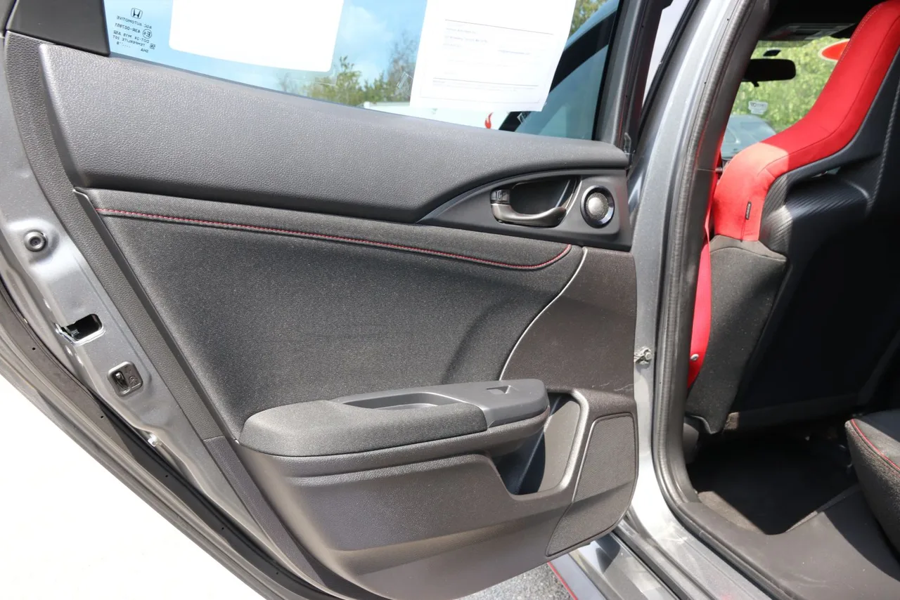 2018 Honda Civic Type R — photo 26 of 28