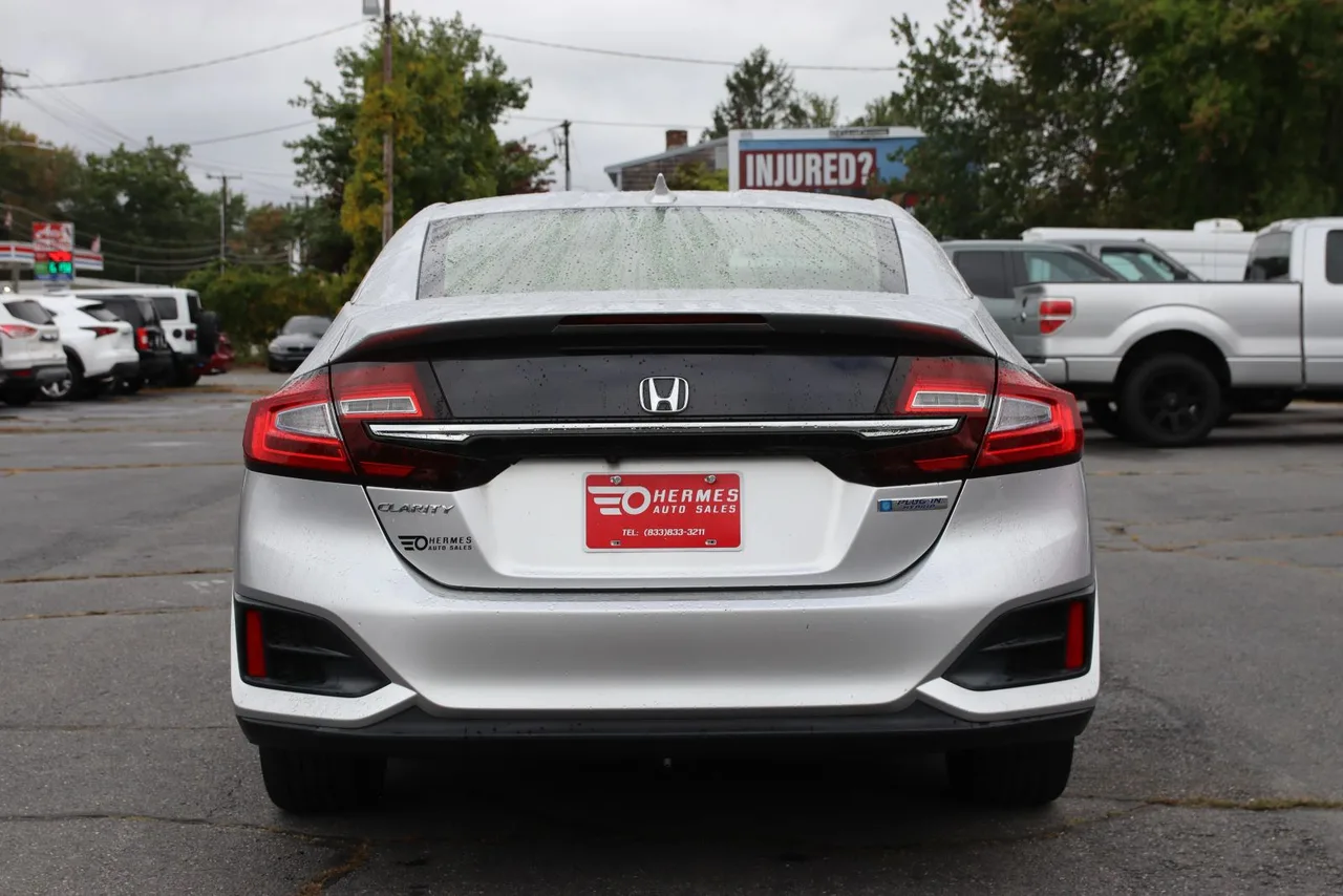 2018 Honda Clarity Plug-IN Hybrid Sedan 4D in Silver — photo 9 of 38