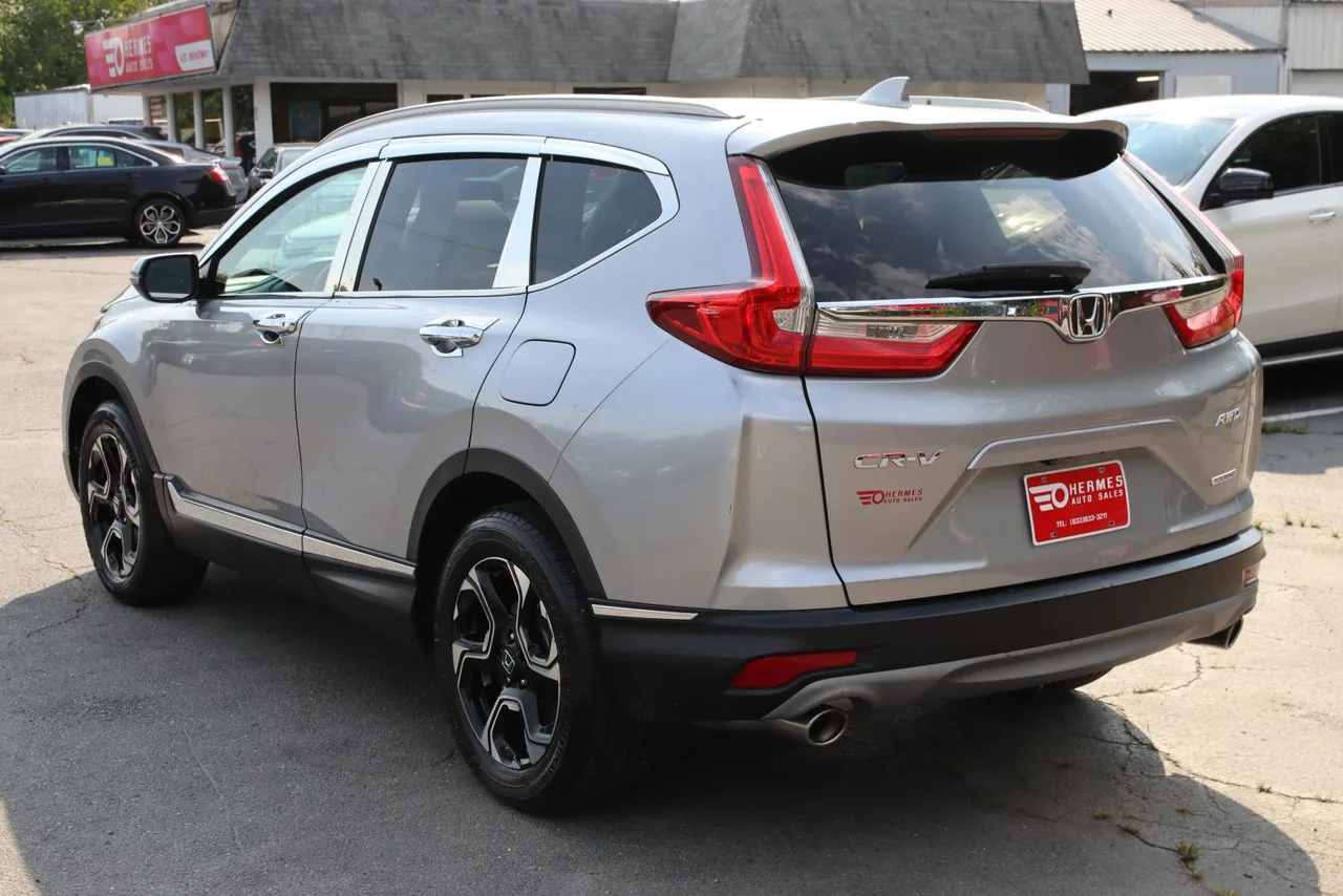 2018 Honda CR-V Touring Sport Utility 4D in Gray — photo 5 of 34