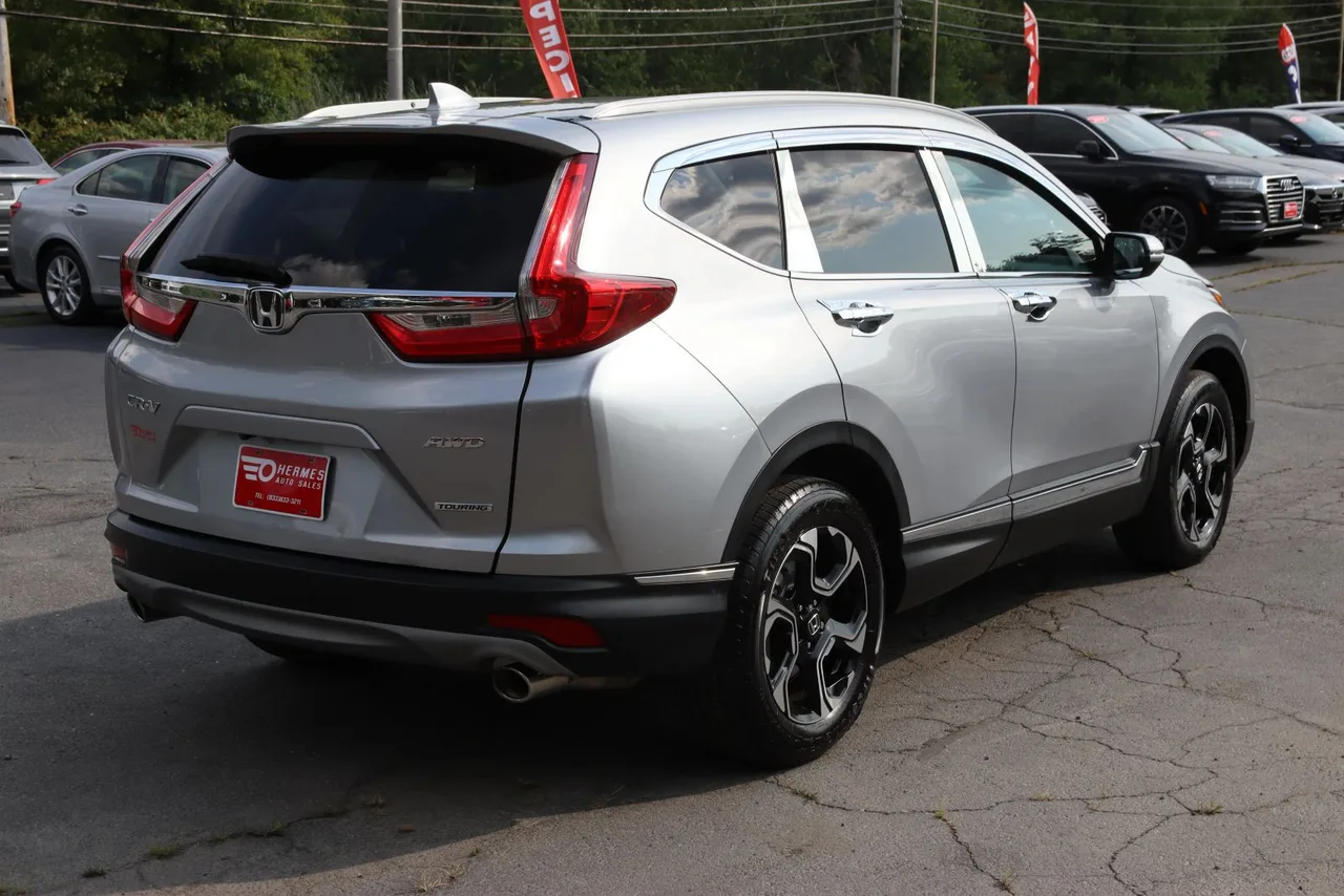 2018 Honda CR-V Touring Sport Utility 4D in Gray — photo 7 of 34