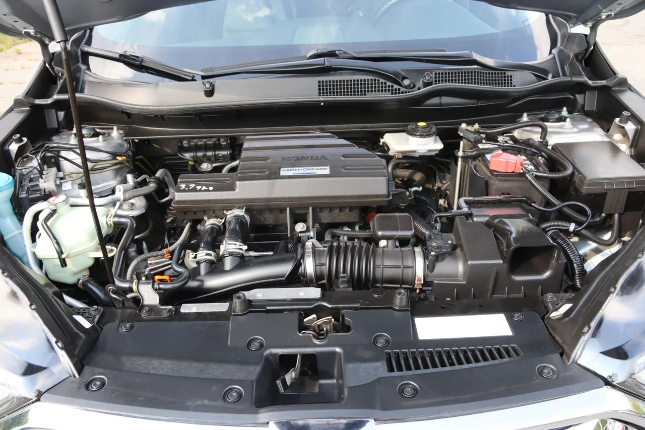 2018 Honda CR-V Touring Sport Utility 4D in Gray — photo 10 of 34