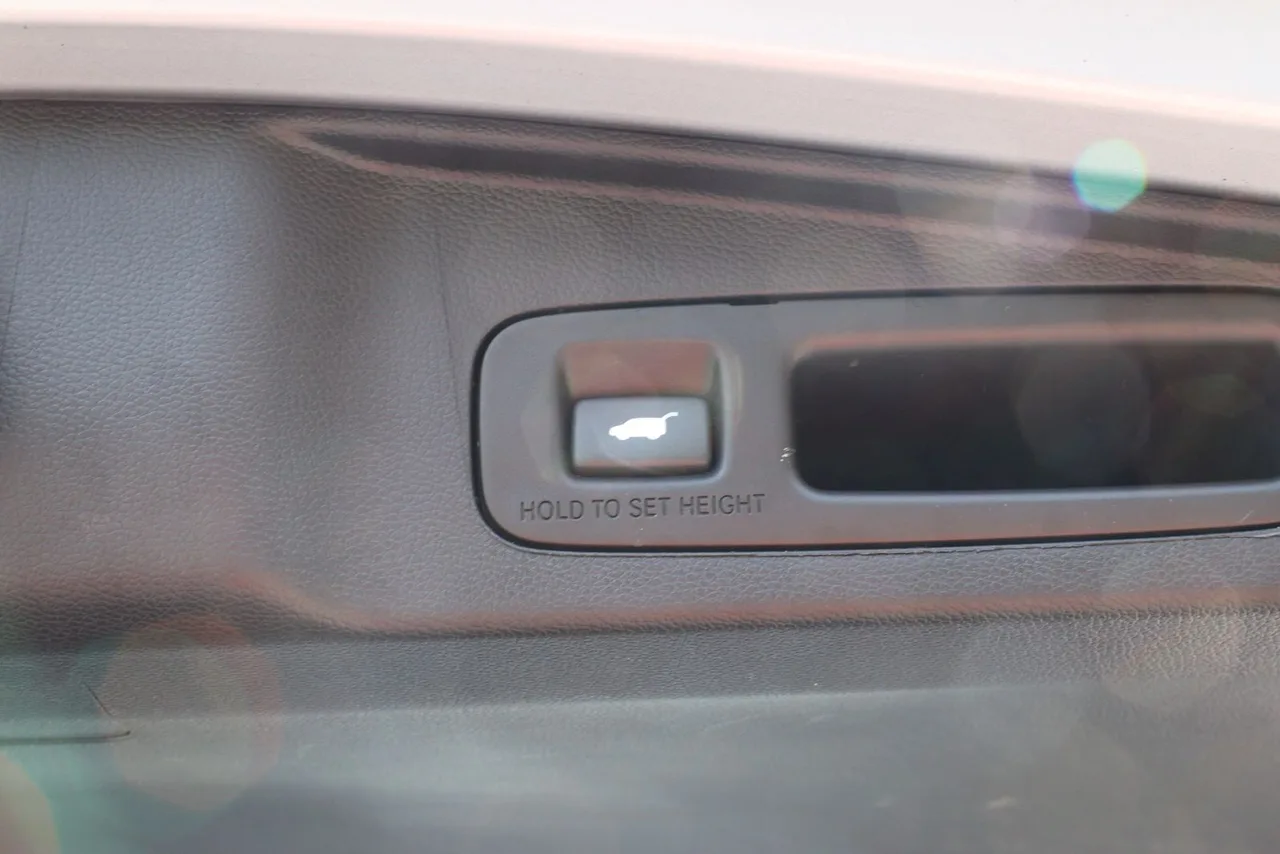 2018 Honda CR-V Touring Sport Utility 4D in Gray — photo 12 of 34