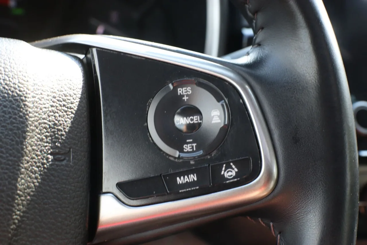 2018 Honda CR-V Touring Sport Utility 4D in Gray — photo 22 of 34