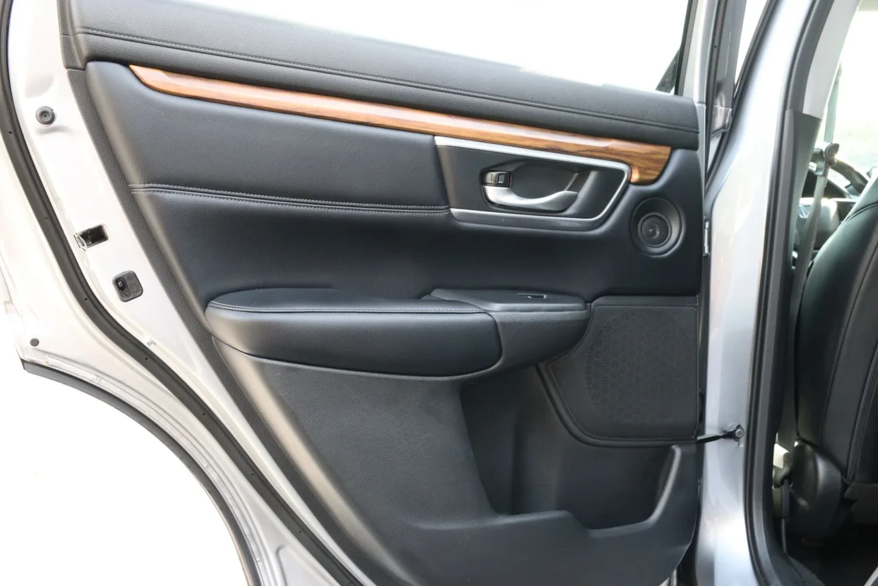2018 Honda CR-V Touring Sport Utility 4D in Gray — photo 30 of 34