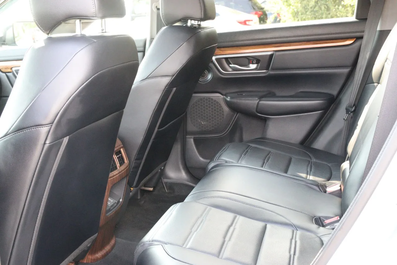 2018 Honda CR-V Touring Sport Utility 4D in Gray — photo 31 of 34