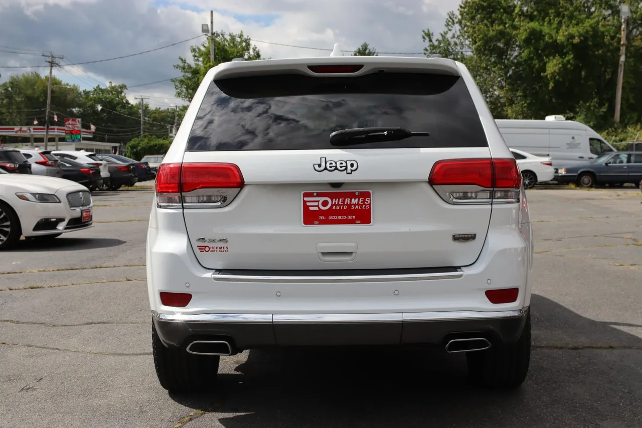 2018 Jeep Grand Cherokee Summit Sport Utility 4D in White — photo 7 of 39