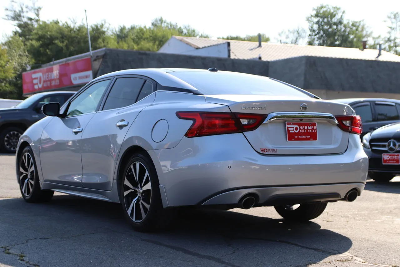 2018 Nissan Maxima — photo 3 of 33