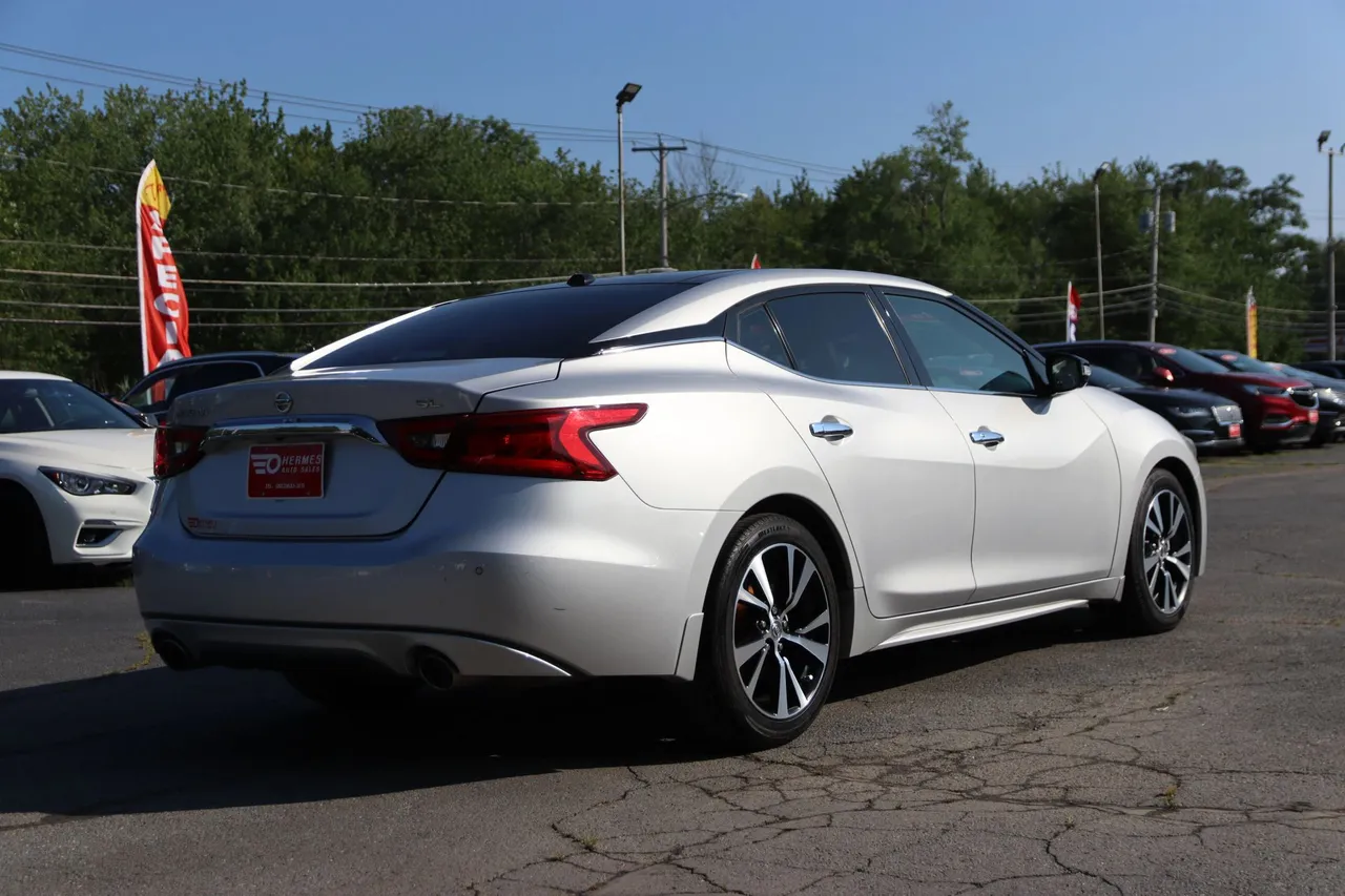 2018 Nissan Maxima — photo 5 of 33