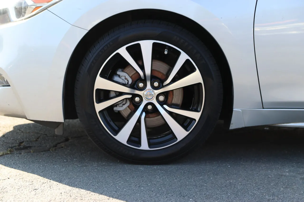 2018 Nissan Maxima — photo 6 of 33