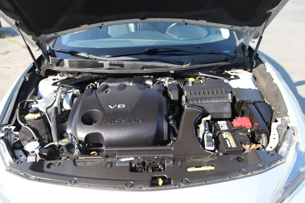 2018 Nissan Maxima — photo 10 of 33