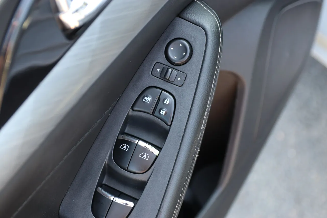 2018 Nissan Maxima — photo 13 of 33