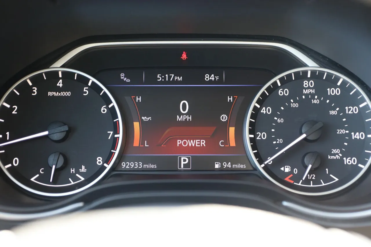 2018 Nissan Maxima — photo 16 of 33
