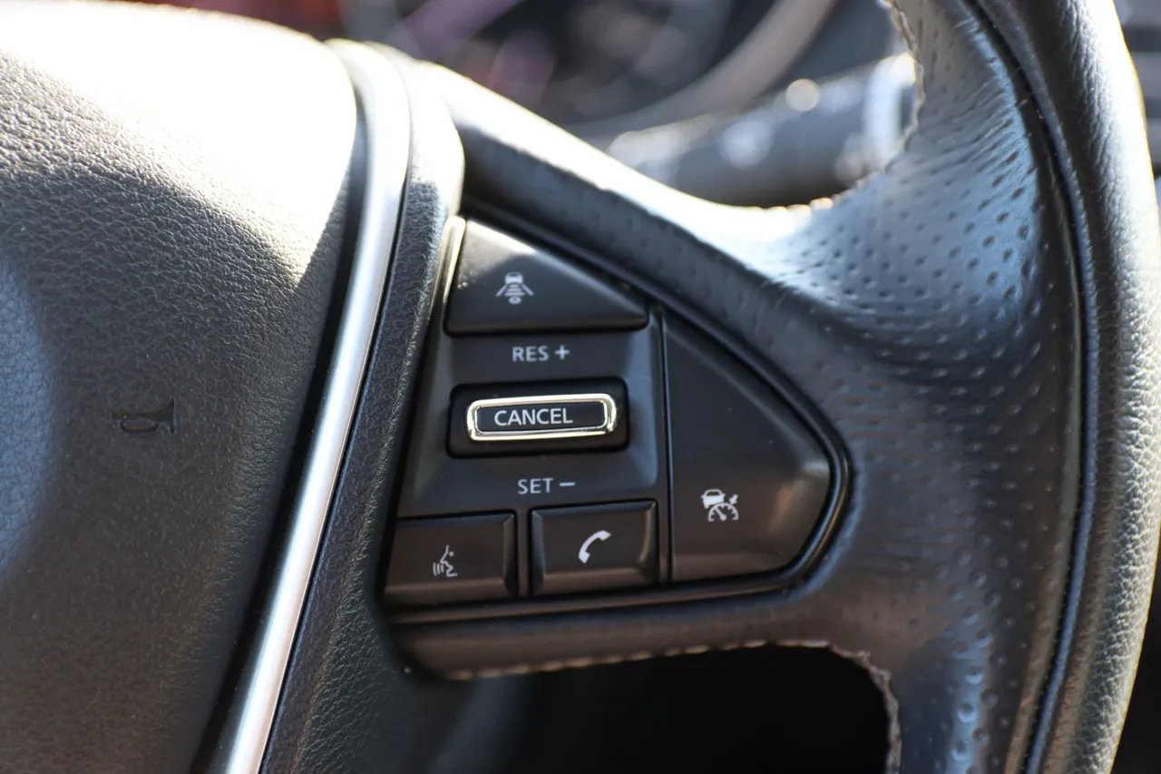 2018 Nissan Maxima — photo 17 of 33