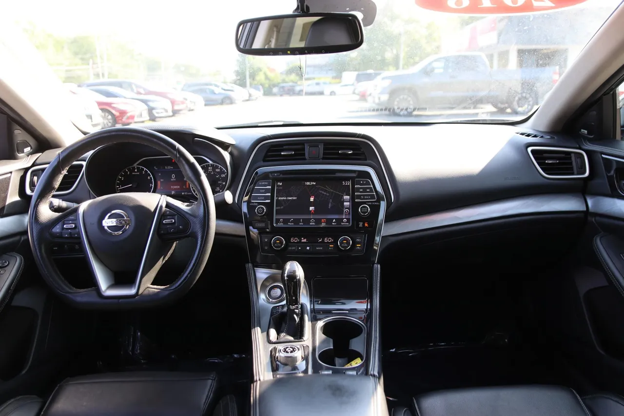 2018 Nissan Maxima — photo 21 of 33