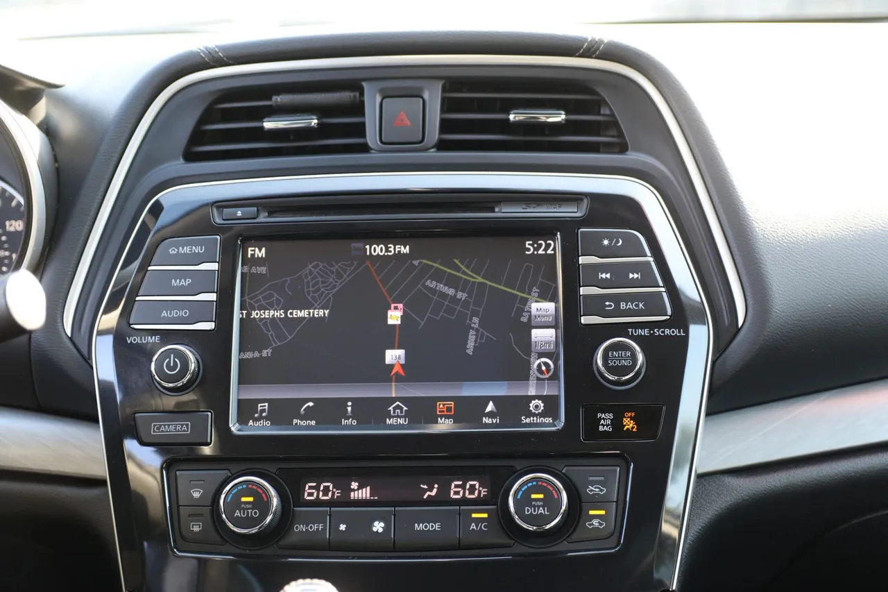2018 Nissan Maxima — photo 22 of 33