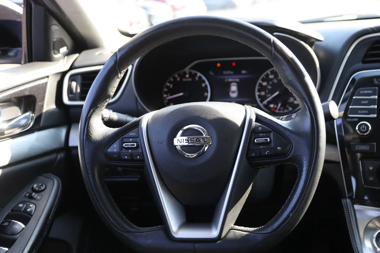 2018 Nissan Maxima — photo 31 of 33
