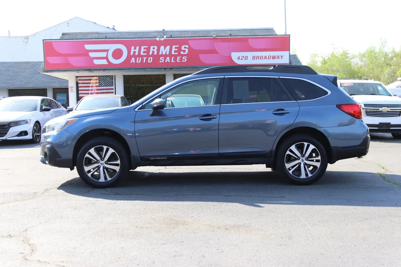 2018 Subaru Outback — photo 2 of 33