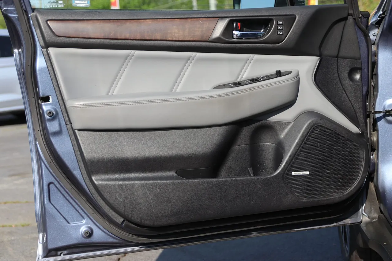 2018 Subaru Outback — photo 9 of 33