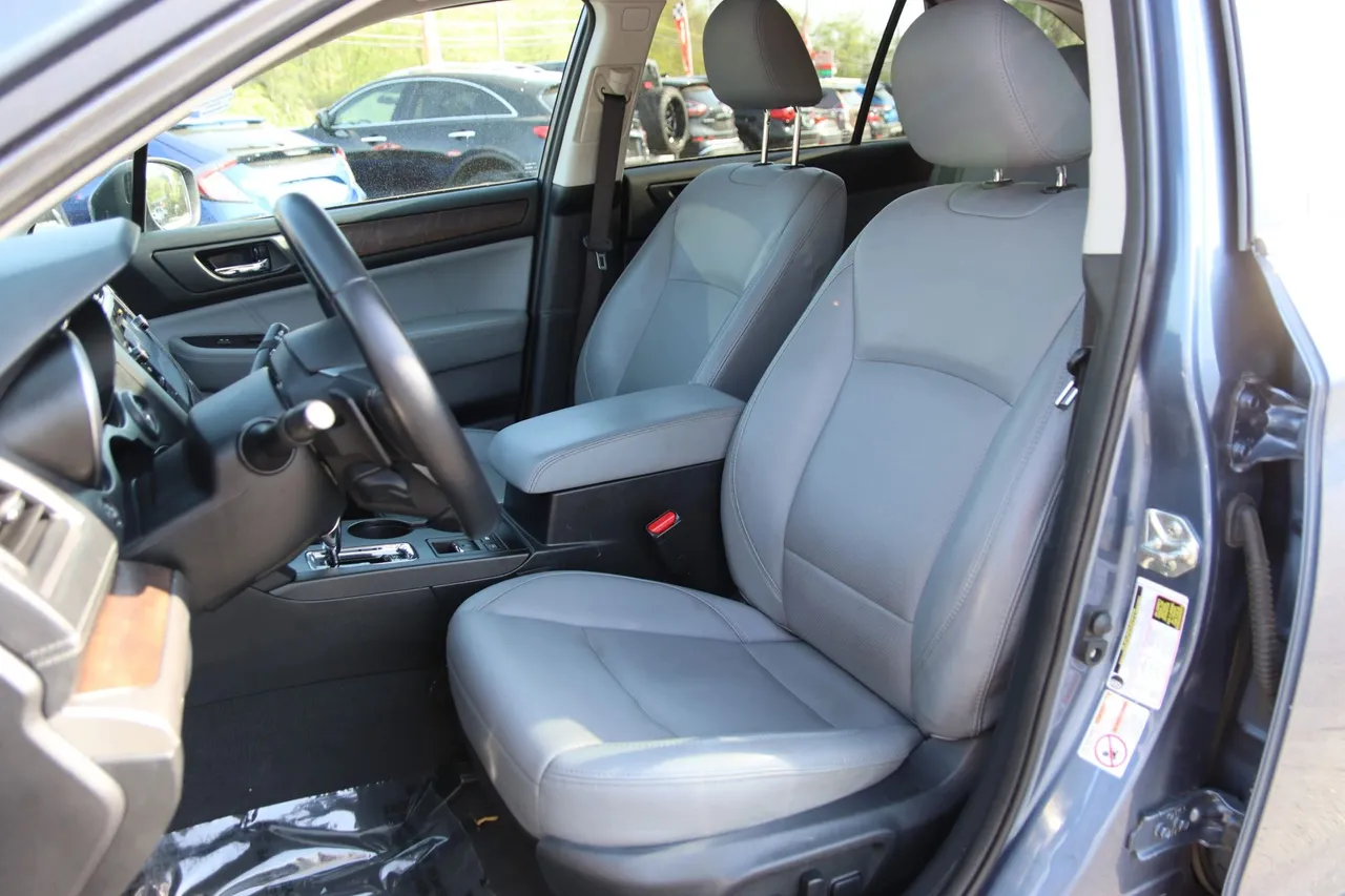 2018 Subaru Outback — photo 13 of 33