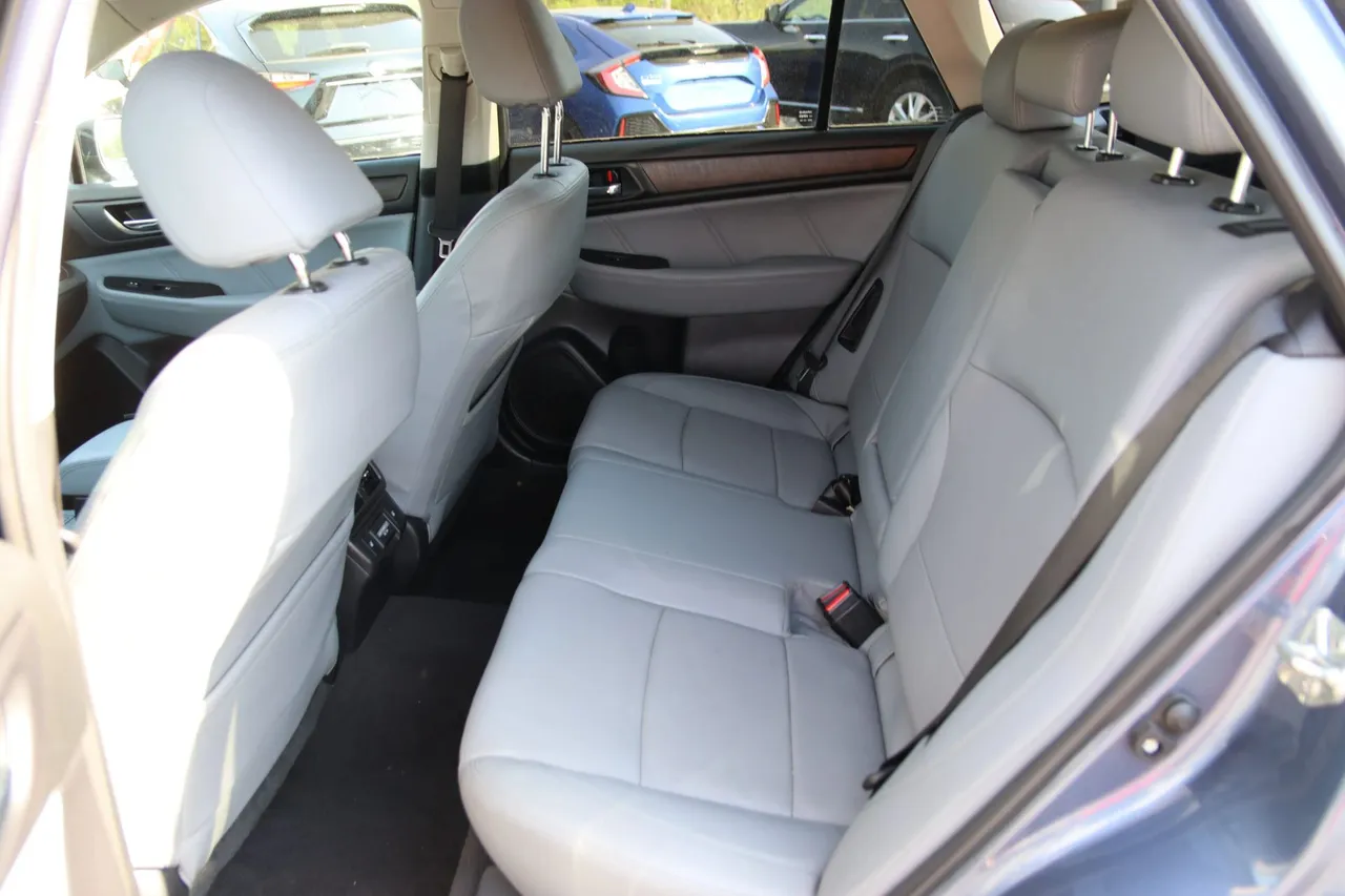 2018 Subaru Outback — photo 15 of 33