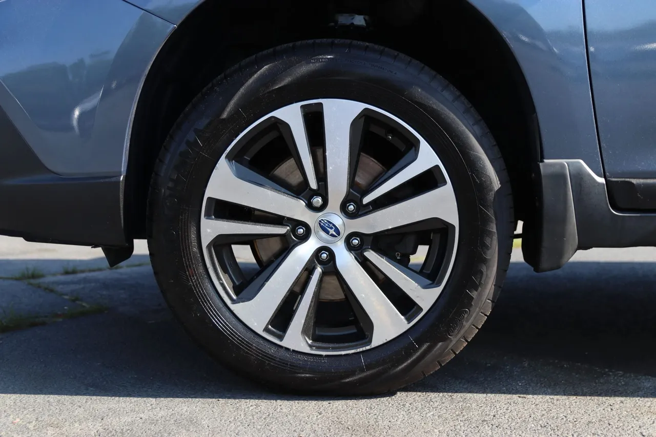 2018 Subaru Outback — photo 32 of 33