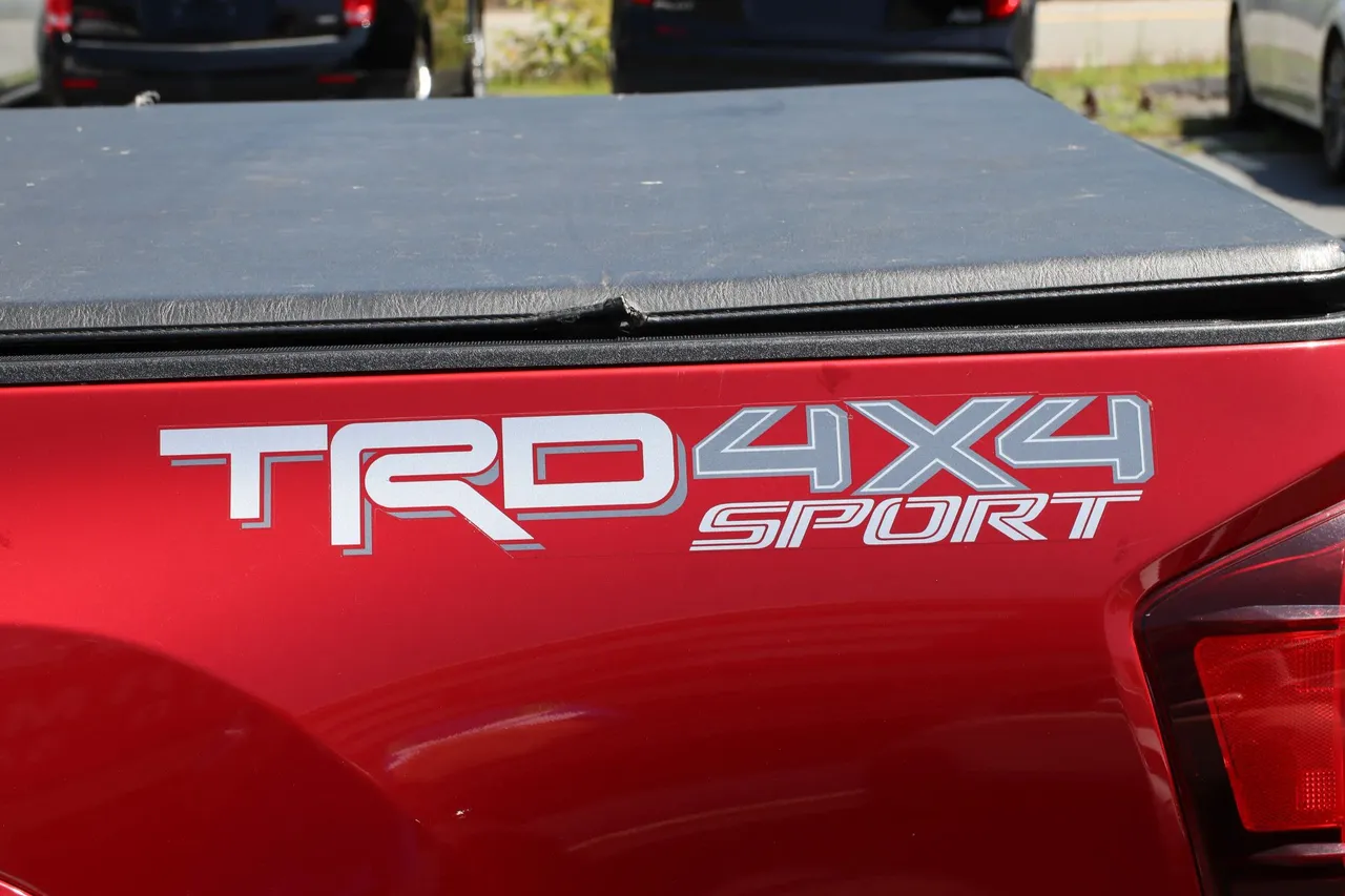 2018 Toyota Tacoma Double Cab — photo 8 of 34