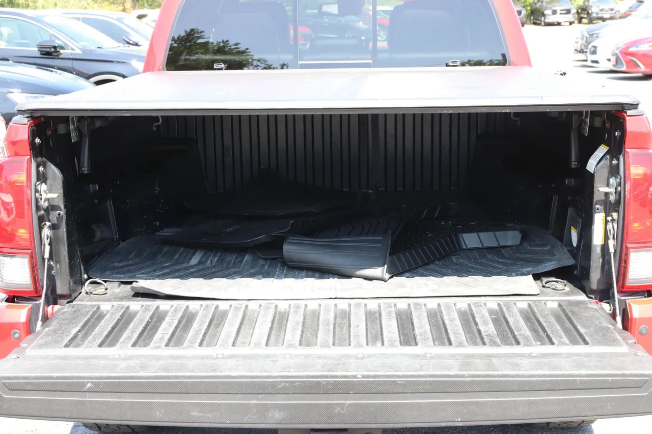 2018 Toyota Tacoma Double Cab — photo 11 of 34